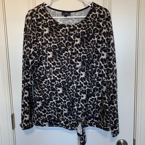 Nursing Queen Top //Like New